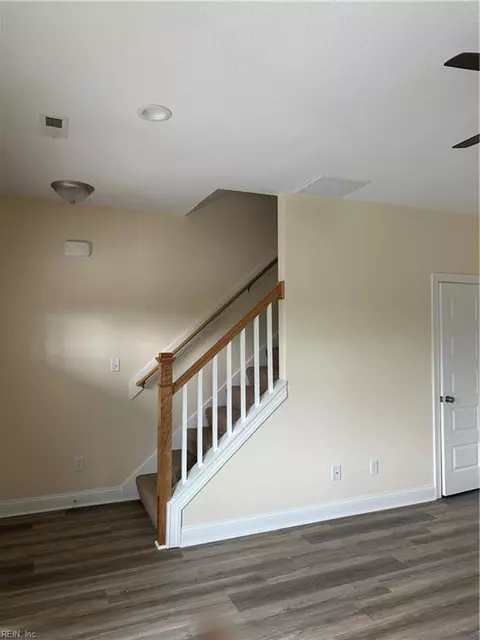 Entry Way - 508 Eola Ave, Suffolk, VA 23434 photo 5 of 7