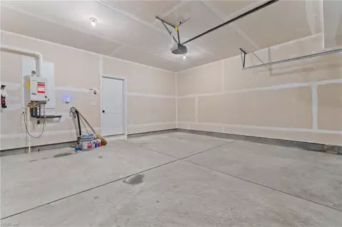 Entry Way - 602 Schaefer Ave, Chesapeake, VA 23321 photo 11 of 11