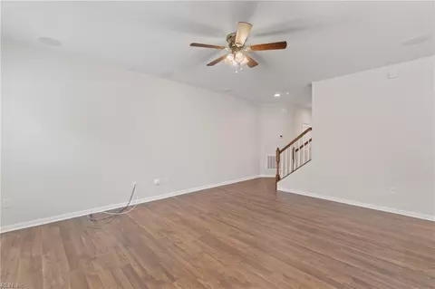 Living - 602 Schaefer Ave, Chesapeake, VA 23321 photo 1 of 3