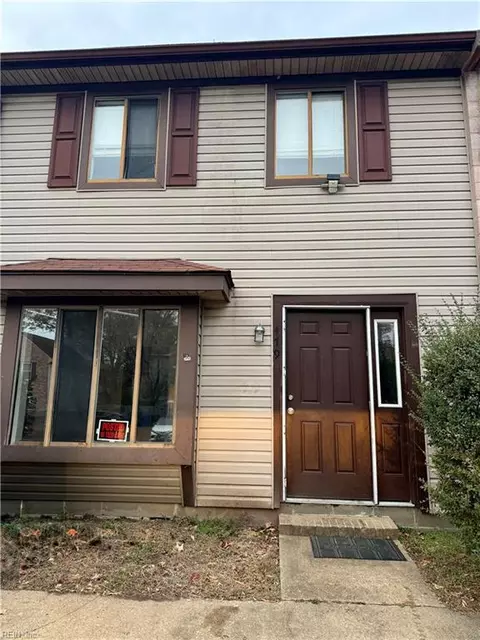 479 Hill Meadow Dr, Virginia Beach, VA 23454