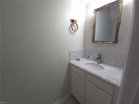 Bath - 4064 Sloop Trl, Chesapeake, VA 23321 photo 1 of 2