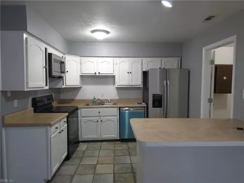 Kitchen - 4064 Sloop Trl, Chesapeake, VA 23321 photo 1 of 2