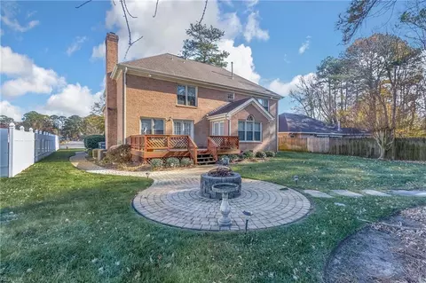 Exterior - 43 Edenbrook Dr, Hampton, VA 23666 photo 6 of 10