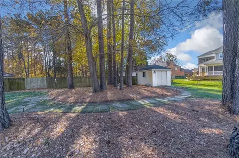 Exterior - 43 Edenbrook Dr, Hampton, VA 23666 photo 8 of 10