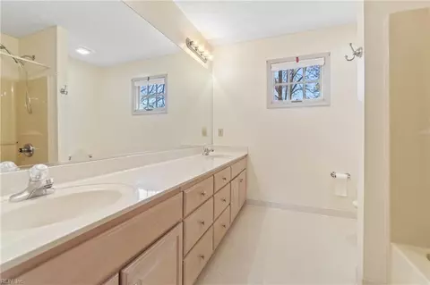 Bath - 43 Edenbrook Dr, Hampton, VA 23666 photo 4 of 5
