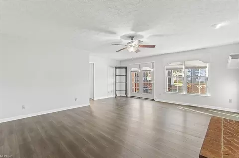 Living - 43 Edenbrook Dr, Hampton, VA 23666 photo 4 of 4