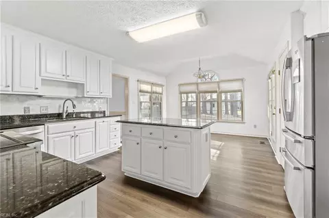 Kitchen - 43 Edenbrook Dr, Hampton, VA 23666 photo 3 of 3