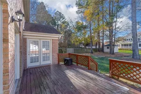 Exterior - 43 Edenbrook Dr, Hampton, VA 23666 photo 4 of 10