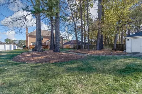 Exterior - 43 Edenbrook Dr, Hampton, VA 23666 photo 9 of 10