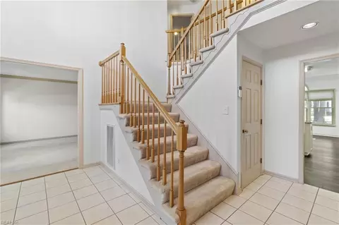 Entry Way - 43 Edenbrook Dr, Hampton, VA 23666 photo 2 of 5