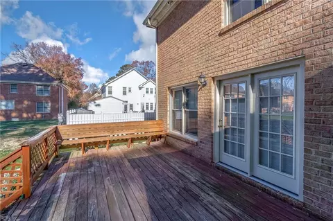 Exterior - 43 Edenbrook Dr, Hampton, VA 23666 photo 3 of 10