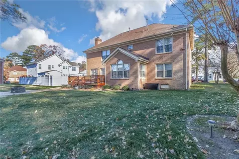 Exterior - 43 Edenbrook Dr, Hampton, VA 23666 photo 5 of 10