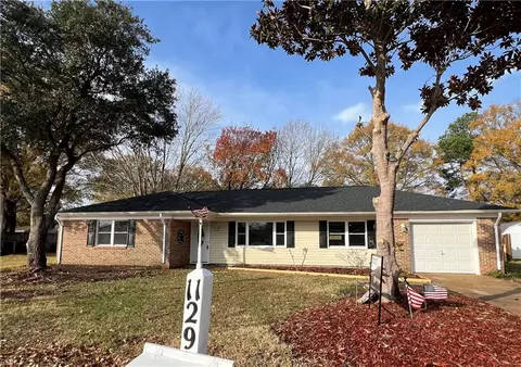 1129 Valley Stream Ct, Virginia Beach, VA 23464