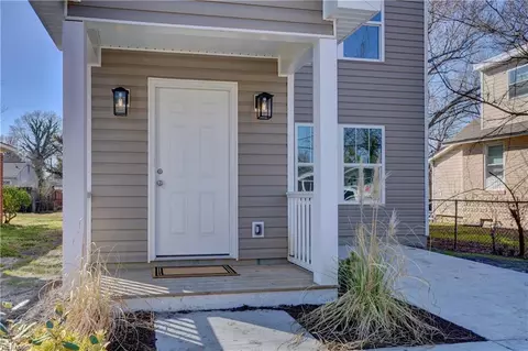 Exterior - 51 W Virginia Ave, Hampton, VA 23663 photo 4 of 6