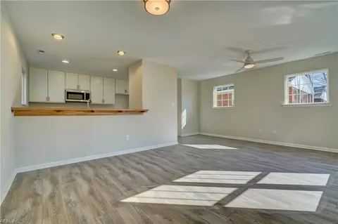 Living - 51 W Virginia Ave, Hampton, VA 23663 photo 4 of 6