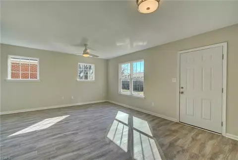 Living - 51 W Virginia Ave, Hampton, VA 23663 photo 5 of 6