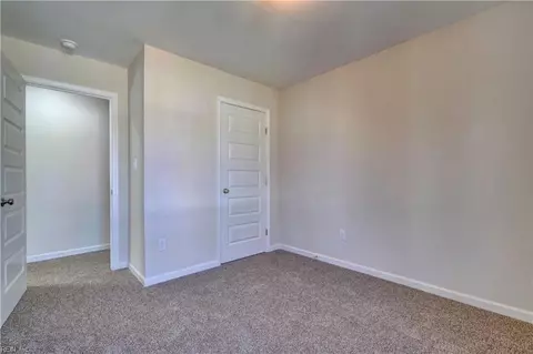 Bedroom - 51 W Virginia Ave, Hampton, VA 23663 photo 7 of 10