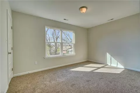 Bedroom - 51 W Virginia Ave, Hampton, VA 23663 photo 9 of 10