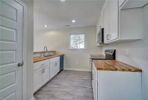 Kitchen - 51 W Virginia Ave, Hampton, VA 23663 photo 2 of 3