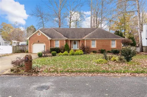 1012 Baydon Ln, Chesapeake, VA 23322