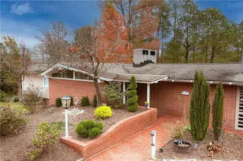 808 E Riverview Dr, Suffolk, VA 23434 photo 9