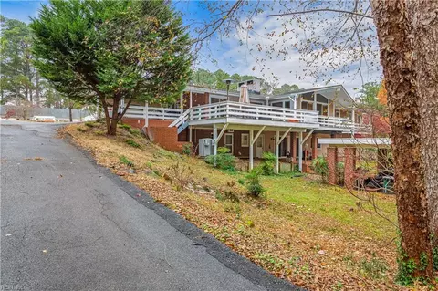 808 E Riverview Dr, Suffolk, VA 23434 photo 2