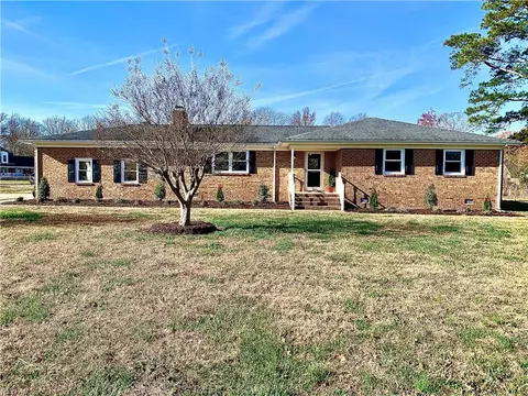 1324 Blackwater Rd, Chesapeake, VA 23322
