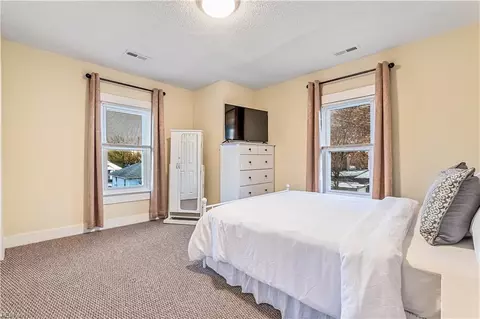 Bedroom - 1058 Mapole Ave, Norfolk, VA 23504 photo 1 of 6