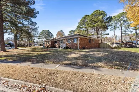 1028 Cogliandro Dr, Chesapeake, VA 23320