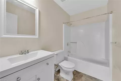 Bath - 108 Lantana Ln #29, Hampton, VA 23669 photo 4 of 4