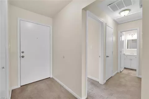 Entry Way - 108 Lantana Ln #29, Hampton, VA 23669 photo 3 of 3
