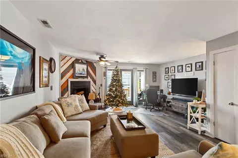 2100 E Ocean View Ave #32, Norfolk, VA 23518 photo 4
