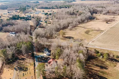 View/Area - 27220 Avis Dr, Windsor, VA 23487 photo 7 of 10
