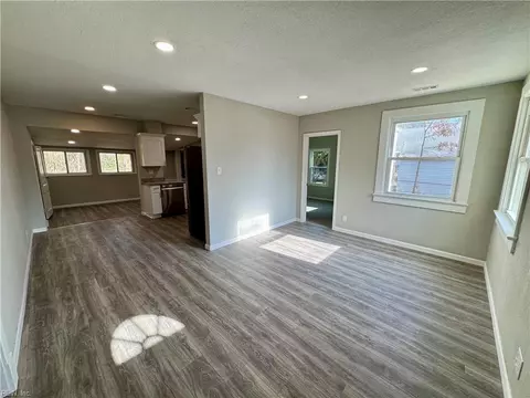 3716 Wayne Cres, Norfolk, VA 23513 photo 5