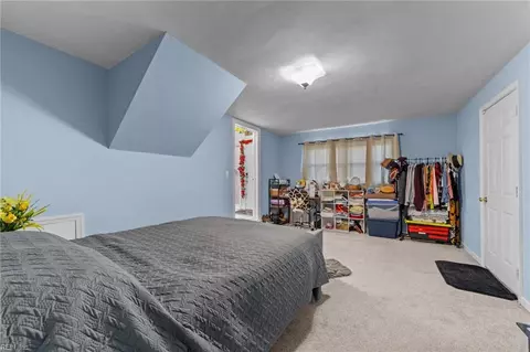 Bedroom - 81 Wheatland Dr, Hampton, VA 23666 photo 7 of 9