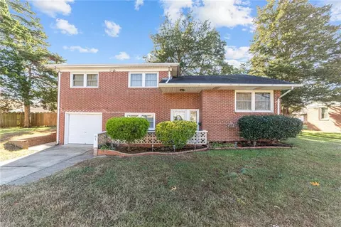 81 Wheatland Dr, Hampton, VA 23666