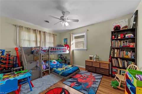 Bedroom - 81 Wheatland Dr, Hampton, VA 23666 photo 5 of 9