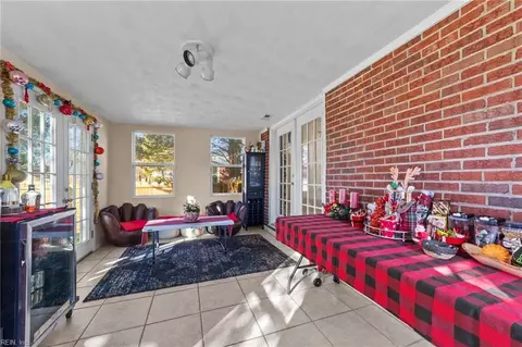 Exterior - 81 Wheatland Dr, Hampton, VA 23666 photo 3 of 12