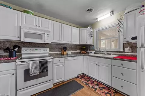 Kitchen - 81 Wheatland Dr, Hampton, VA 23666 photo 2 of 3