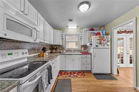 Kitchen - 81 Wheatland Dr, Hampton, VA 23666 photo 1 of 3