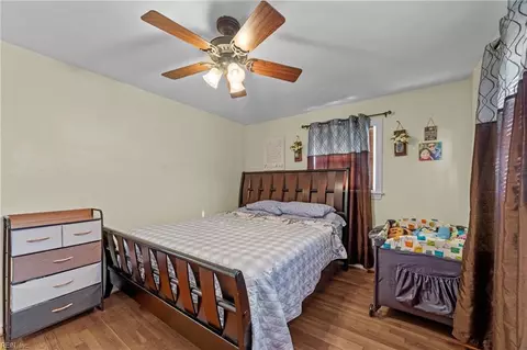 Bedroom - 81 Wheatland Dr, Hampton, VA 23666 photo 2 of 9