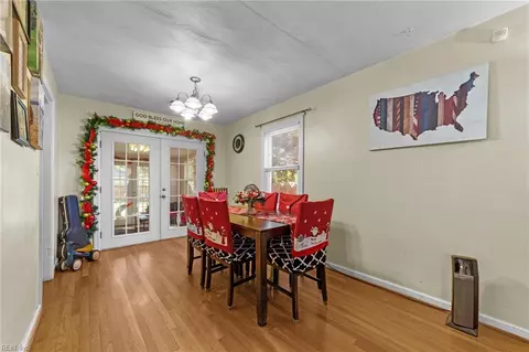 Dining - 81 Wheatland Dr, Hampton, VA 23666 photo 1 of 2