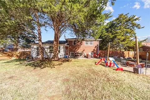Exterior - 81 Wheatland Dr, Hampton, VA 23666 photo 7 of 12