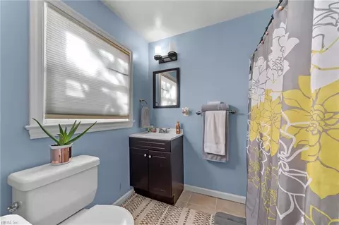 Bath - 81 Wheatland Dr, Hampton, VA 23666 photo 1 of 1