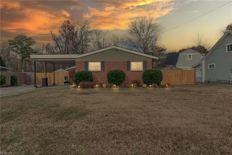 5536 Forest View Dr, Virginia Beach, VA 23455
