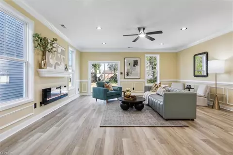 Living - 1212 Quash St, Hampton, VA 23669 photo 1 of 4