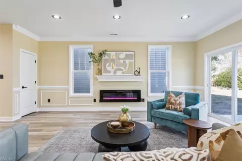 Living - 1212 Quash St, Hampton, VA 23669 photo 4 of 4
