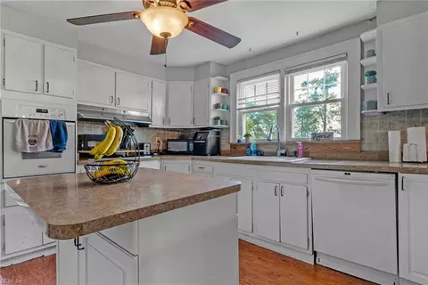 Kitchen - 13199 Poor House Rd, Windsor, VA 23487 photo 2 of 6