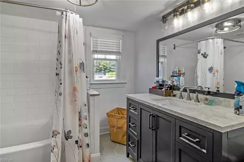 Bath - 13199 Poor House Rd, Windsor, VA 23487 photo 1 of 2