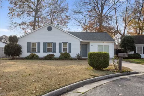 822 Diane Trl, Newport News, VA 23601